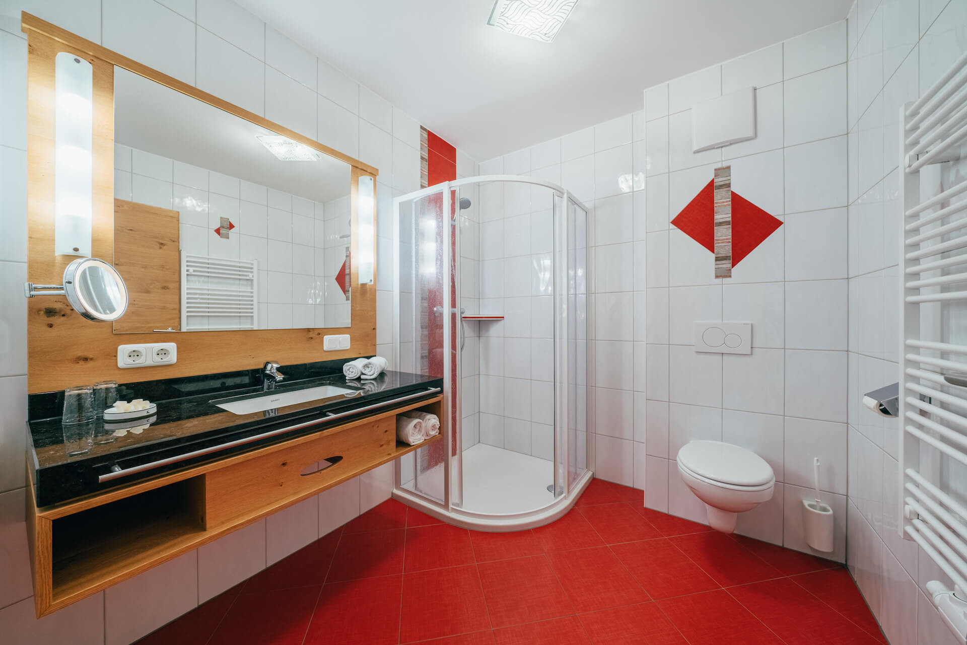 Badezimmer im Hotel Tillga Glück in Osttirol